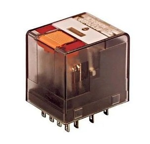 Schrack PT relé, 4 váltó, tekercs 230V/AC, 6A 